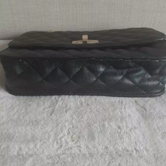 Express Flap Faux Leather Black Shoulder Bag w goldtone hardware. - Picture 11 of 12